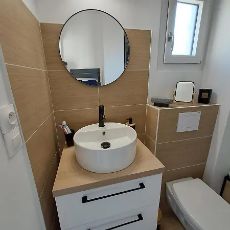 Climatise Cosy Avec Grande Piscine Chauffee Apartment *